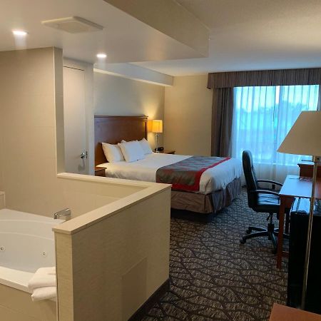 Ramada By Wyndham Niagara Falls By The River Zewnętrze zdjęcie